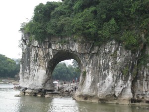 La montagne de la trompe d'éléphant, sur la rive de la rivière Li, à Guilin