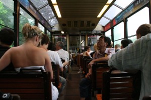 Le Peak Tram son intérieur