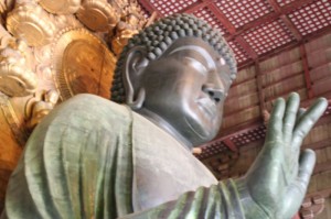 Bouddha sa grande statue en bronze (encore un record!)