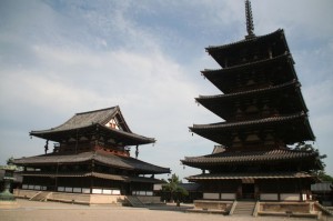 Le temple et la pagode à 5 étages (les 5